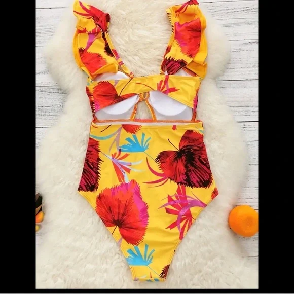 ‼️Final price leaves print one piece full coverage ruffle shouldersswimsuit